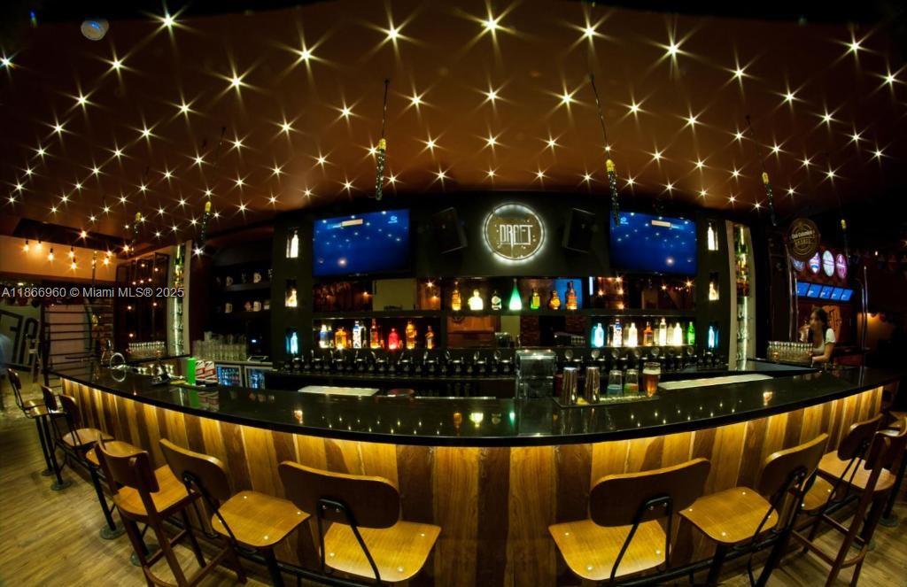 High-class Hotel for Sale – Bogotá, Colombia!Exceptional investment opportunity: 72-room hotel, 9,500 SQFT with 2 restaurants (including a rooftop lounge) and 1 bar. Strong performance with 77% average occupancy and 5% ROI. Asking $7M. Gorgeous, busy hotel in prime location –