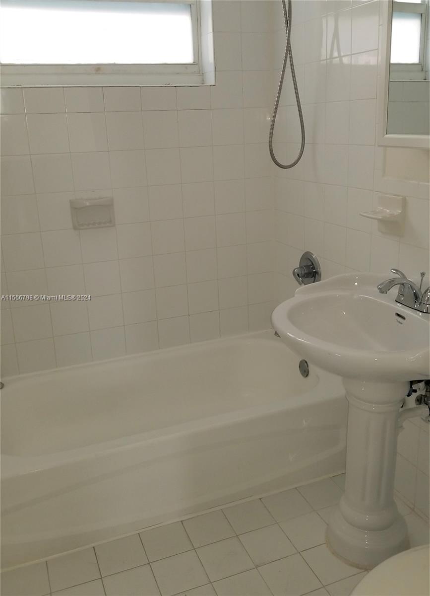 THE CARLYLE ON 75TH STREE - Residential Lease