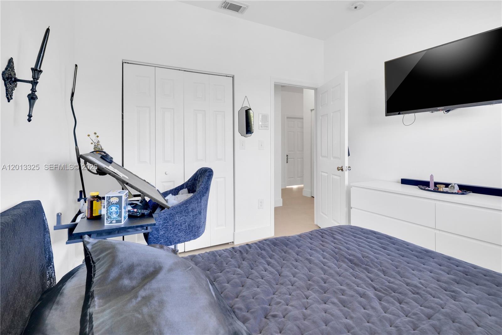 TWIN LAKE SHORES EAST - Residential