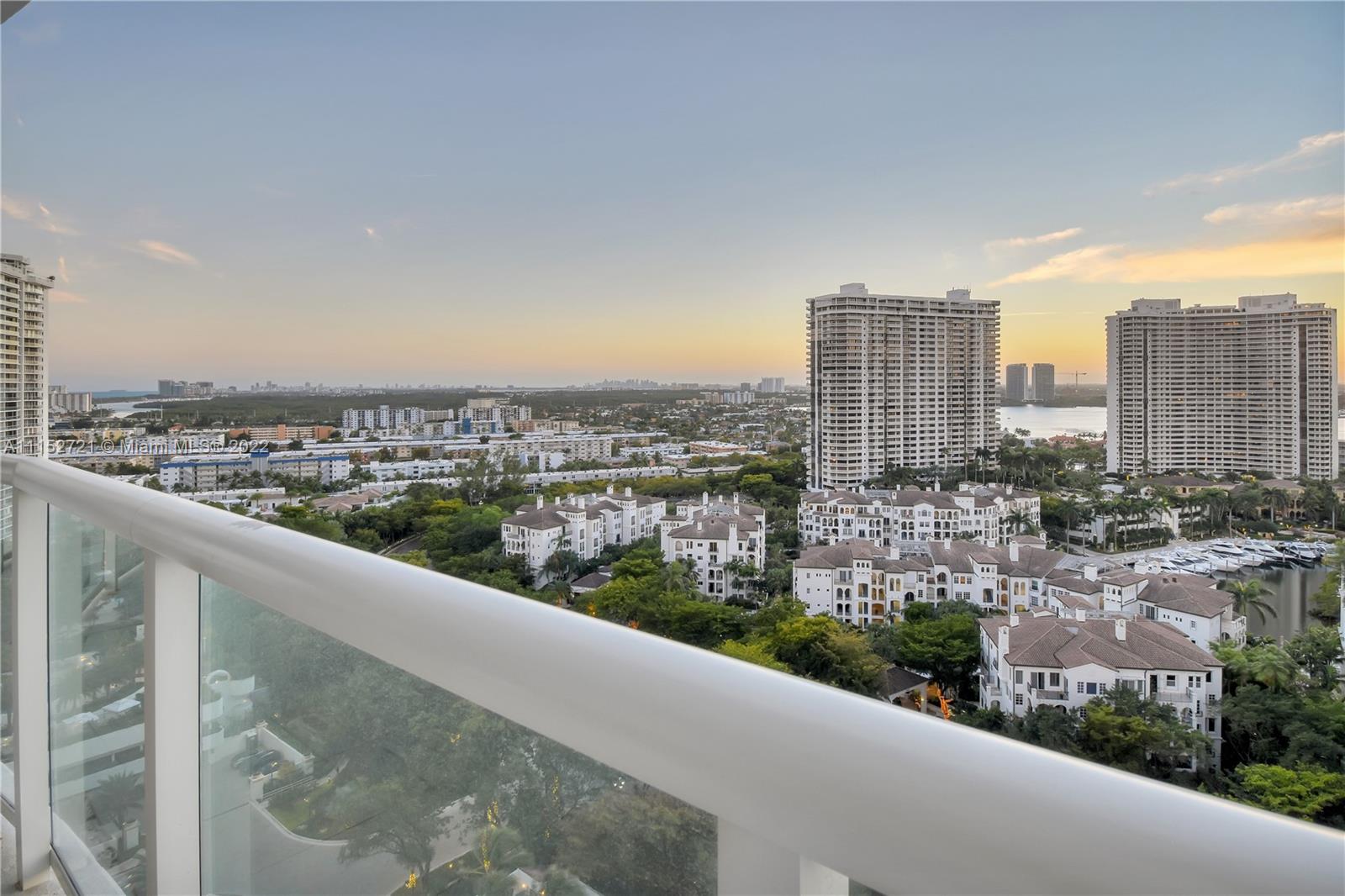 4000 ISL BLVD WILLIAMS IS - Residential