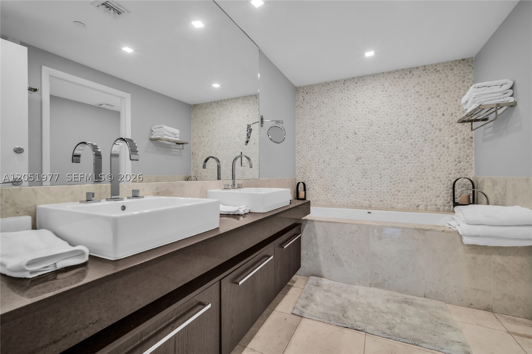 JADE OCEAN CONDO - Residential