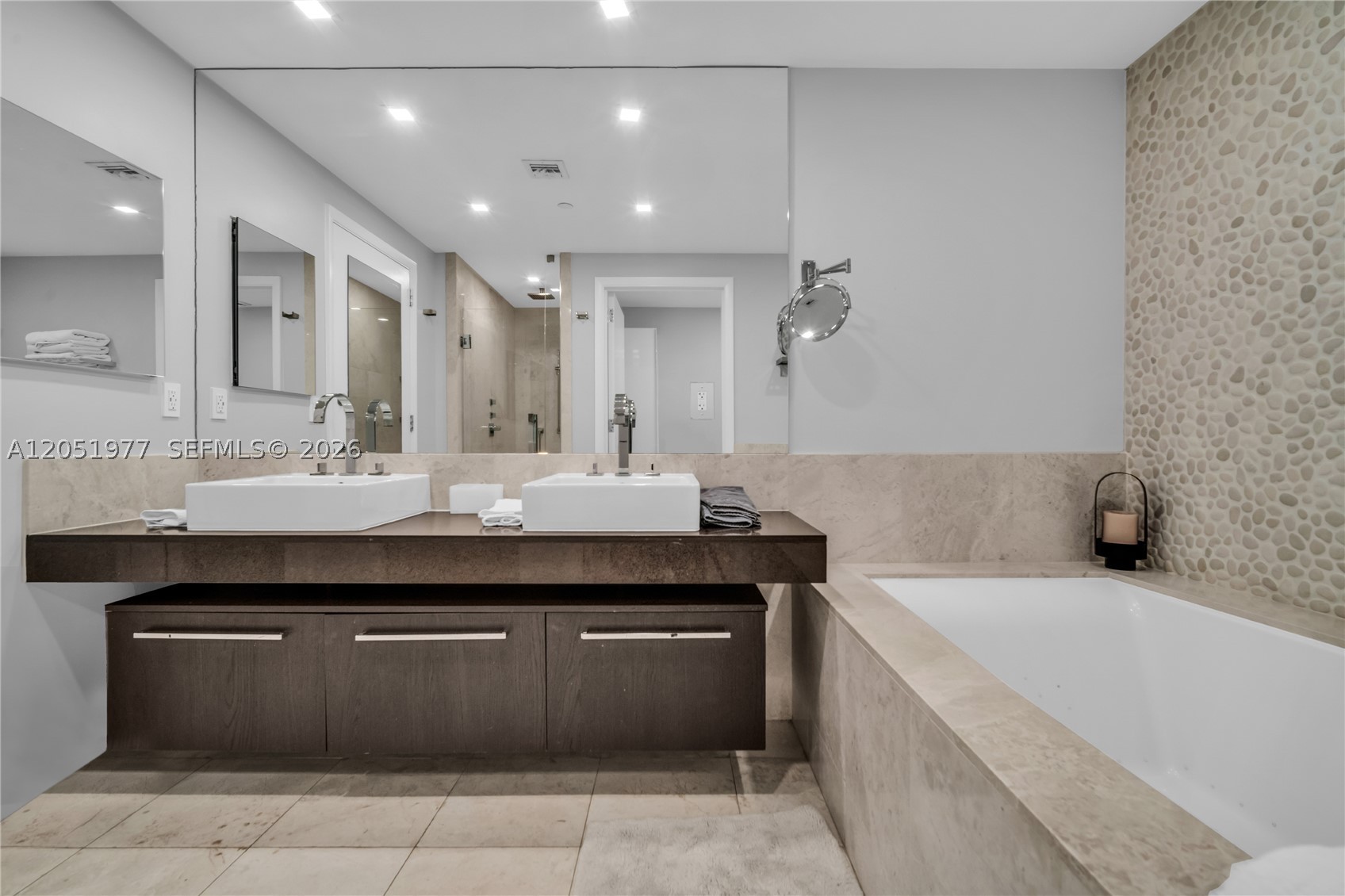 JADE OCEAN CONDO - Residential