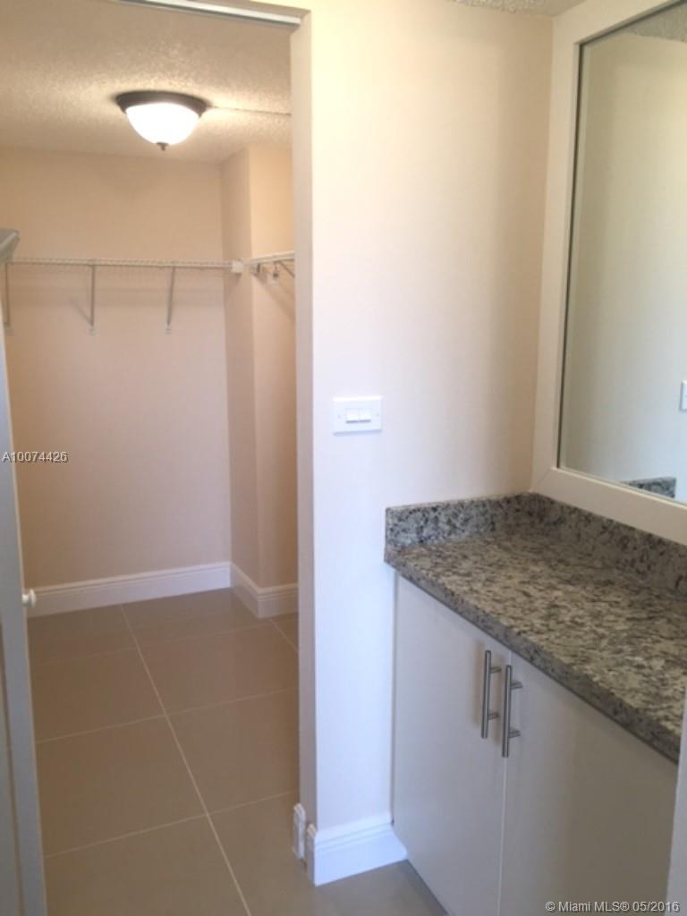 Moon Tower Condo - Residential Lease