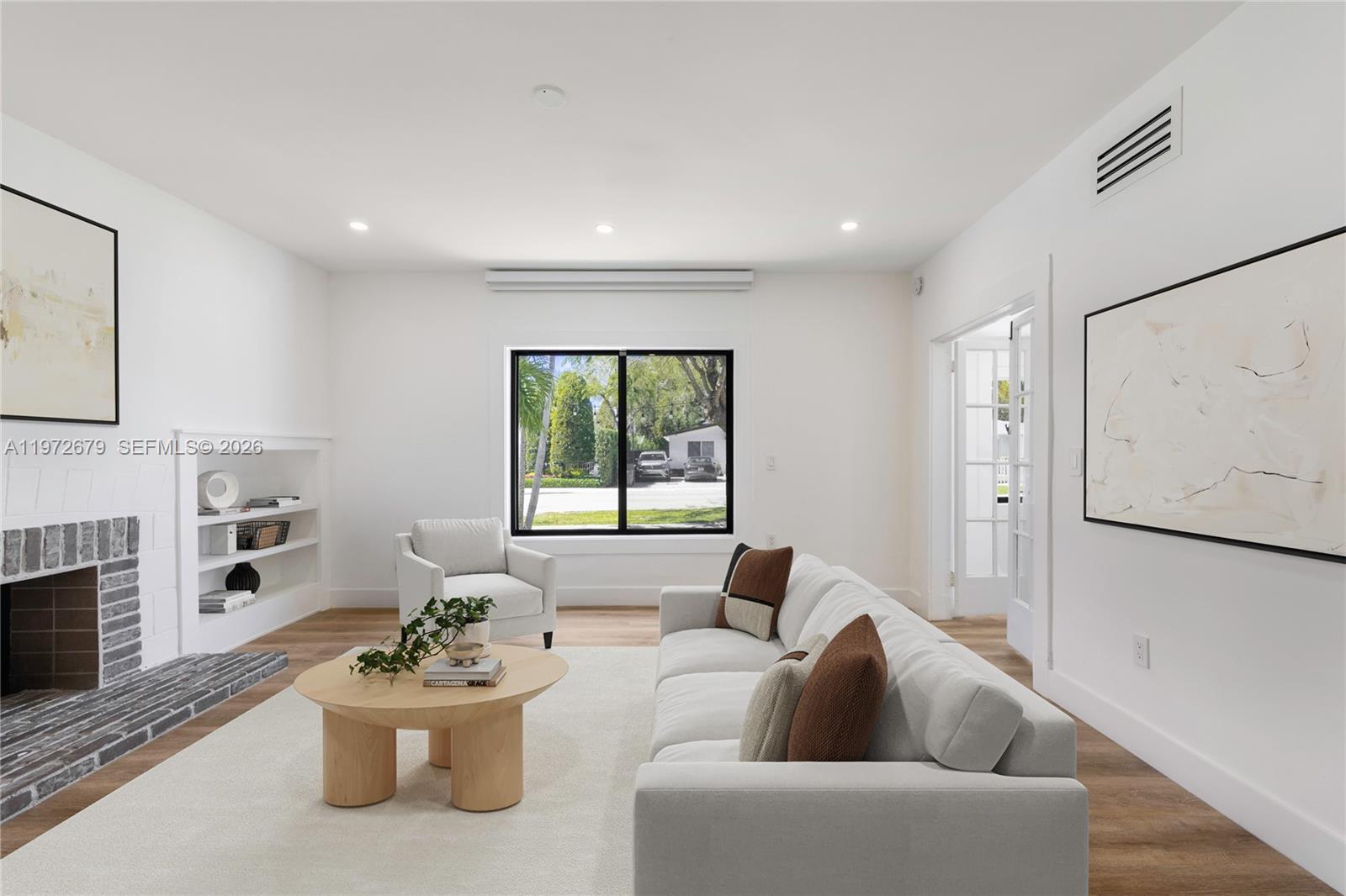 ROYAL PALM VILLAS - Residential