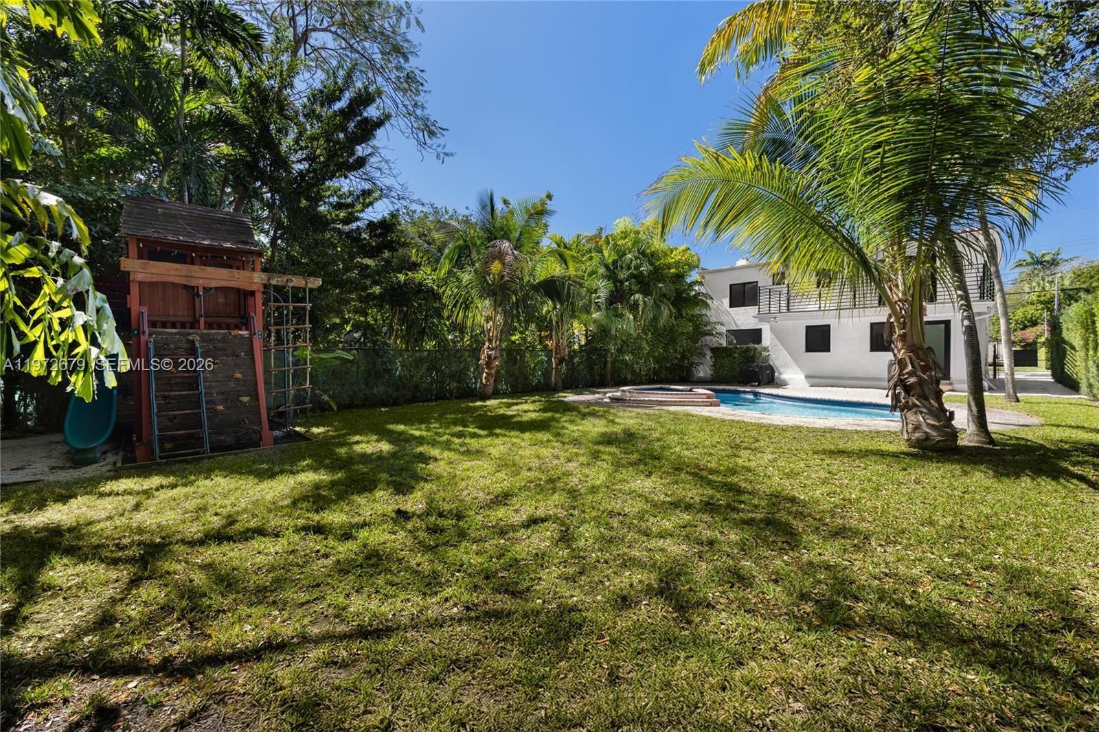 ROYAL PALM VILLAS - Residential
