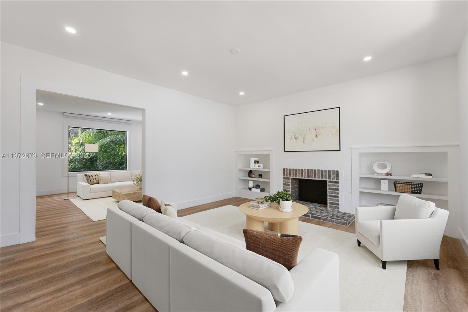 ROYAL PALM VILLAS - Residential