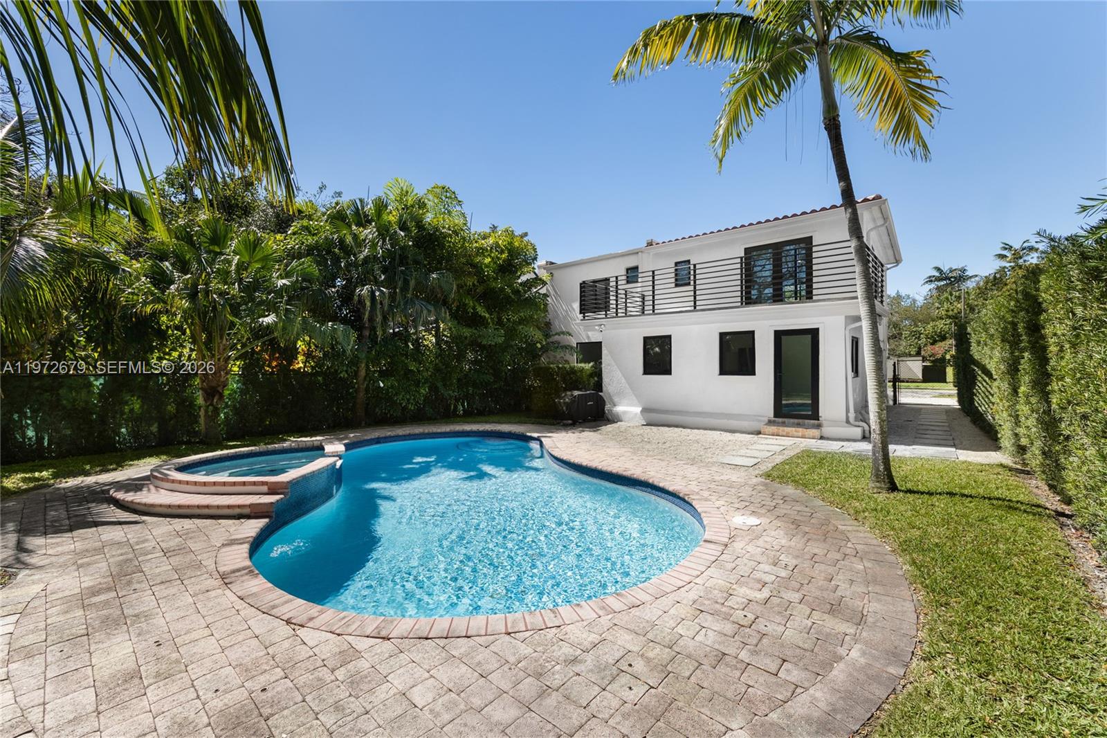 ROYAL PALM VILLAS - Residential