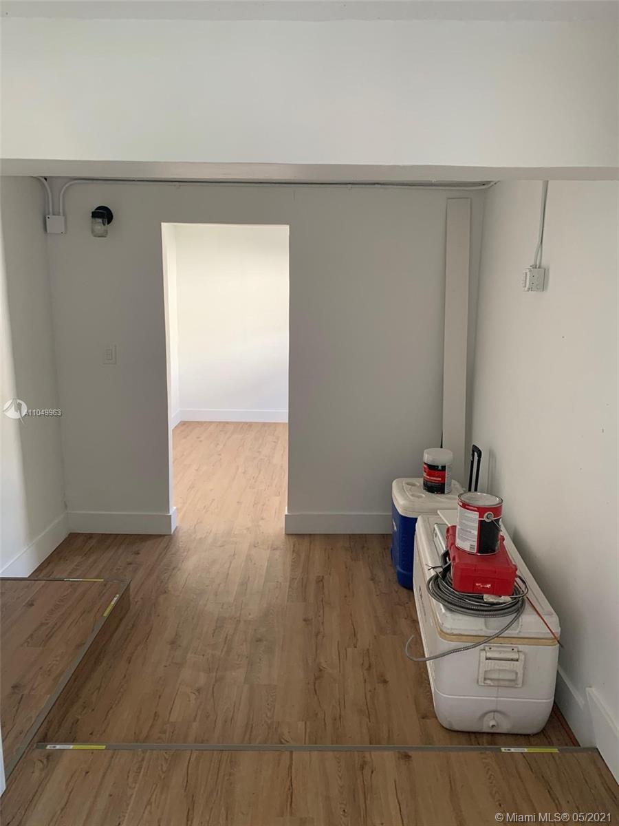 W MIAMI SHORES SEC B - Residential
