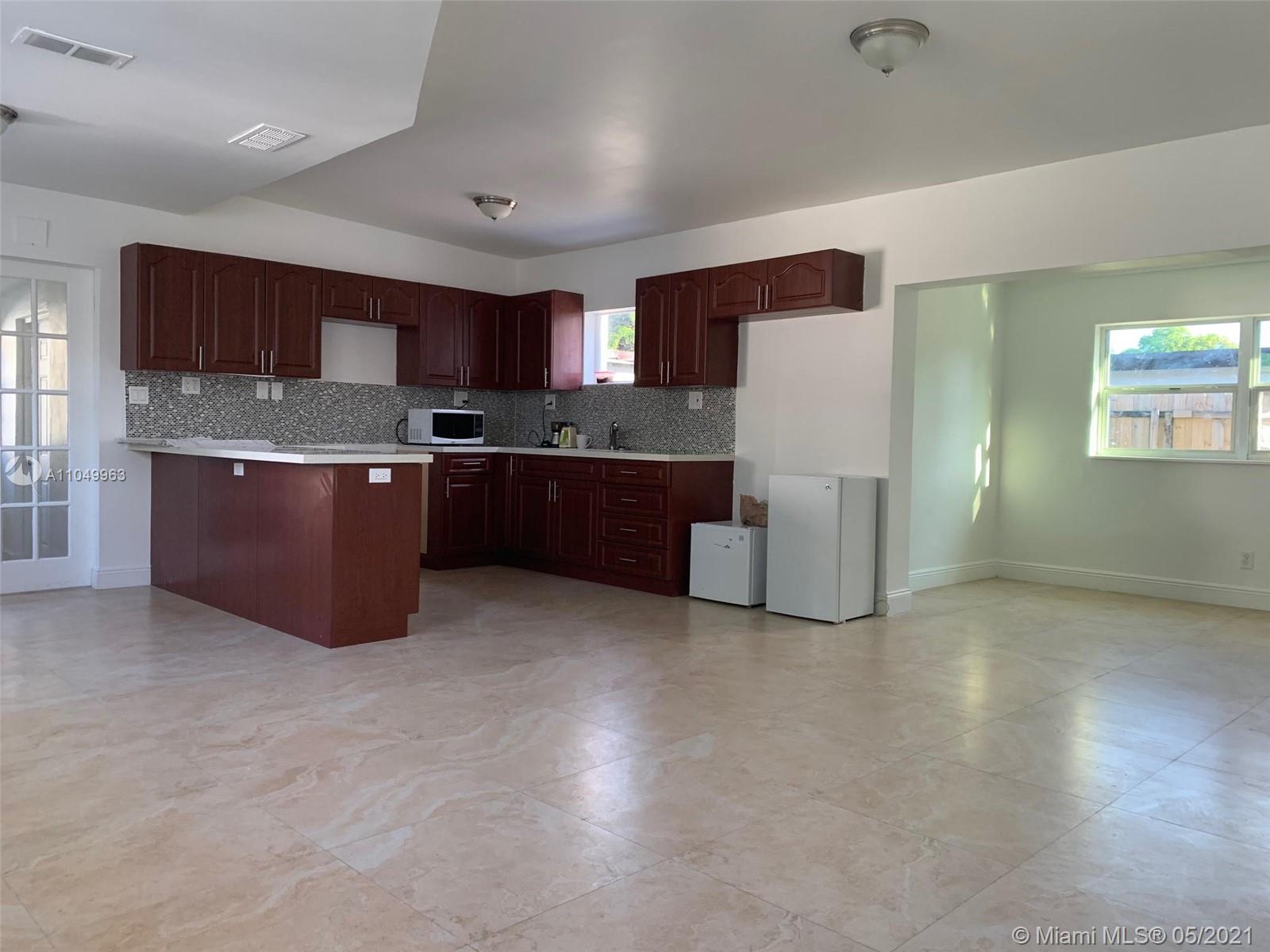 W MIAMI SHORES SEC B - Residential
