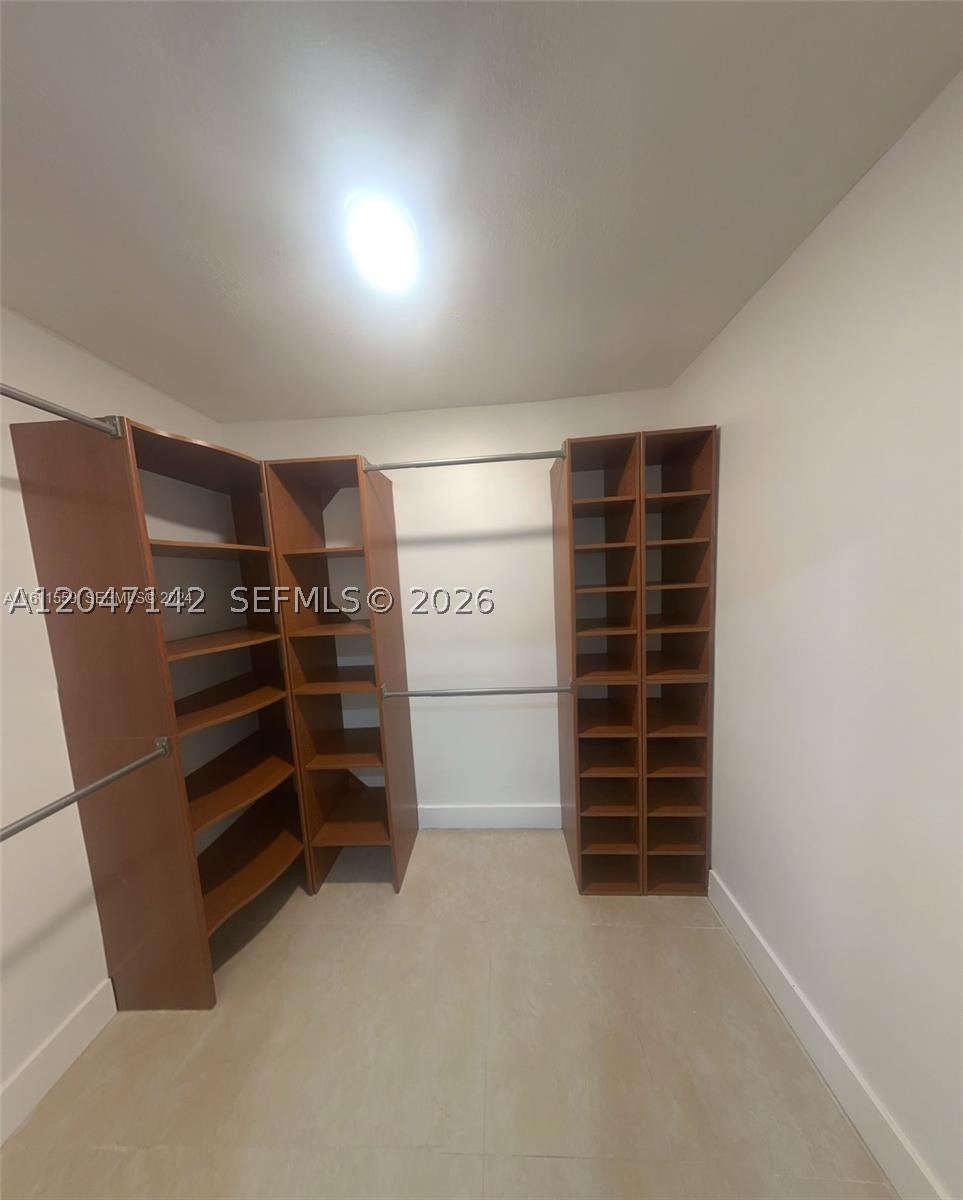 CORAL SPRINGS COUNTRY CLU - Residential Lease