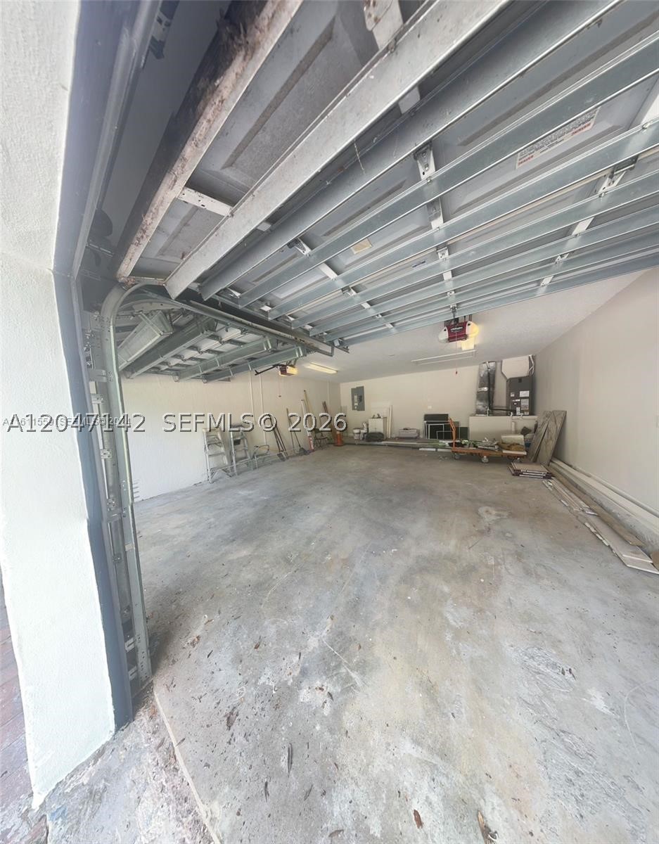 CORAL SPRINGS COUNTRY CLU - Residential Lease