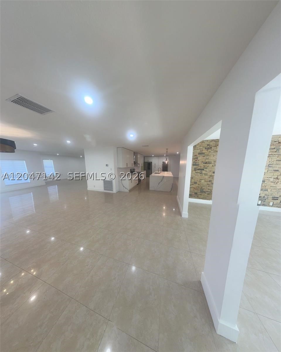 CORAL SPRINGS COUNTRY CLU - Residential Lease