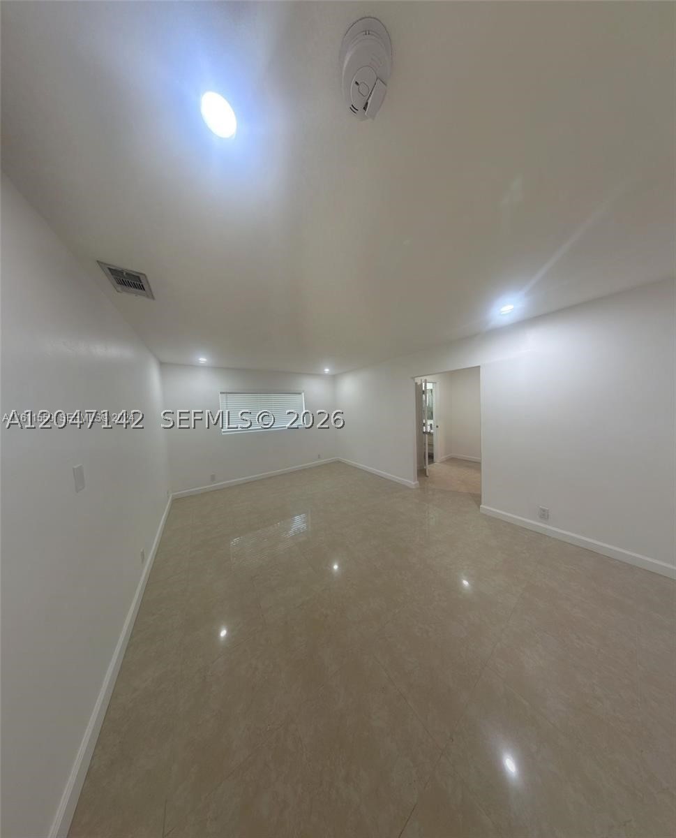 CORAL SPRINGS COUNTRY CLU - Residential Lease