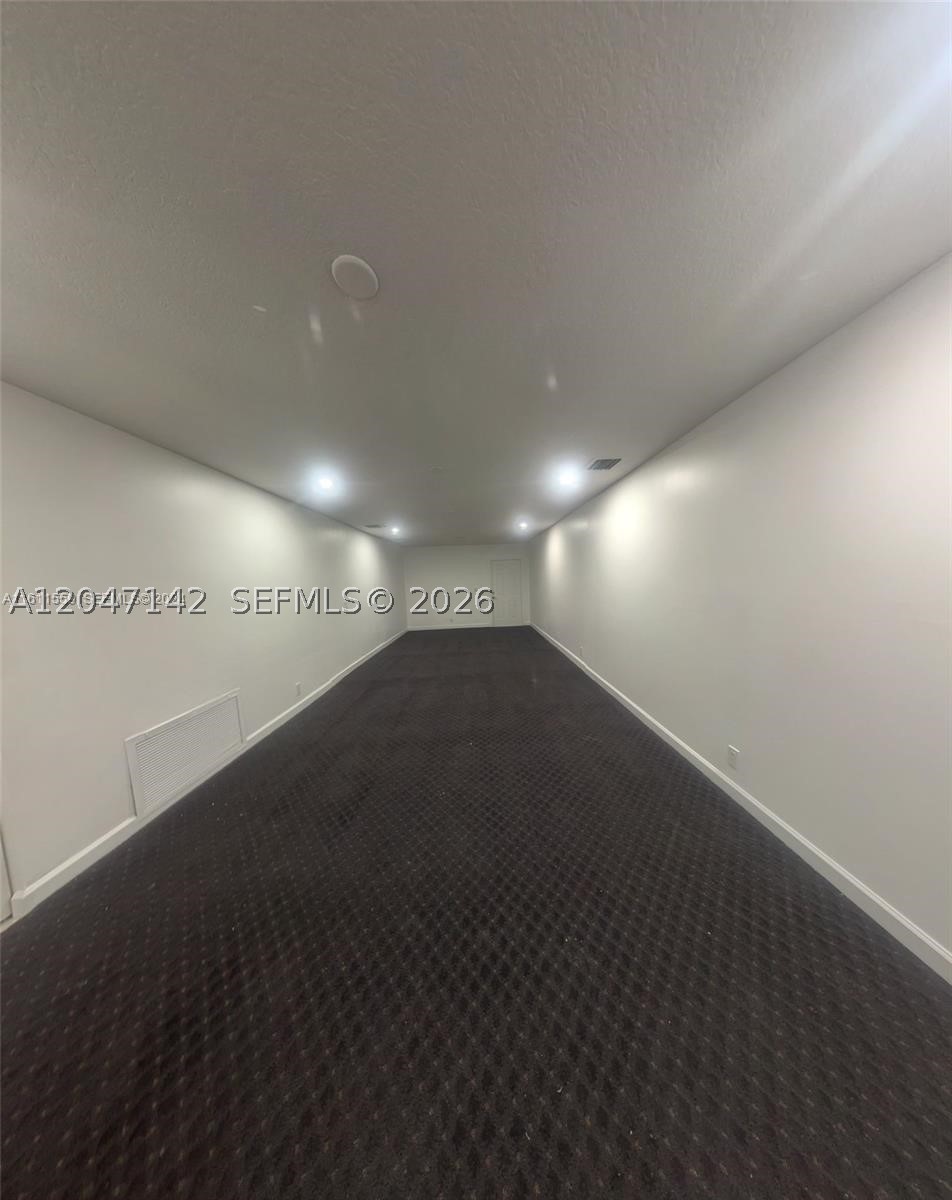 CORAL SPRINGS COUNTRY CLU - Residential Lease