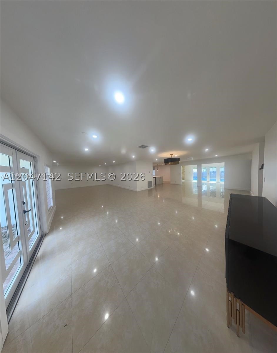 CORAL SPRINGS COUNTRY CLU - Residential Lease