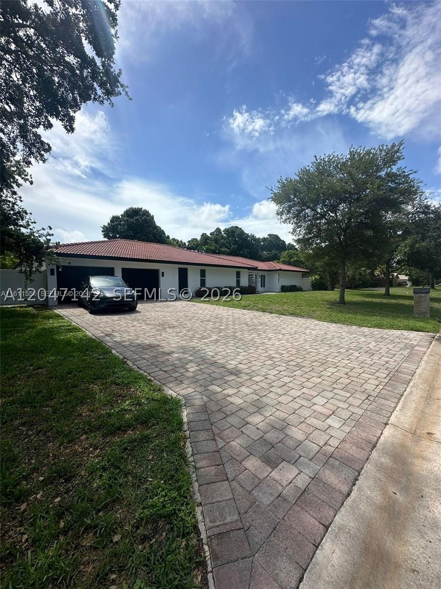 CORAL SPRINGS COUNTRY CLU - Residential Lease