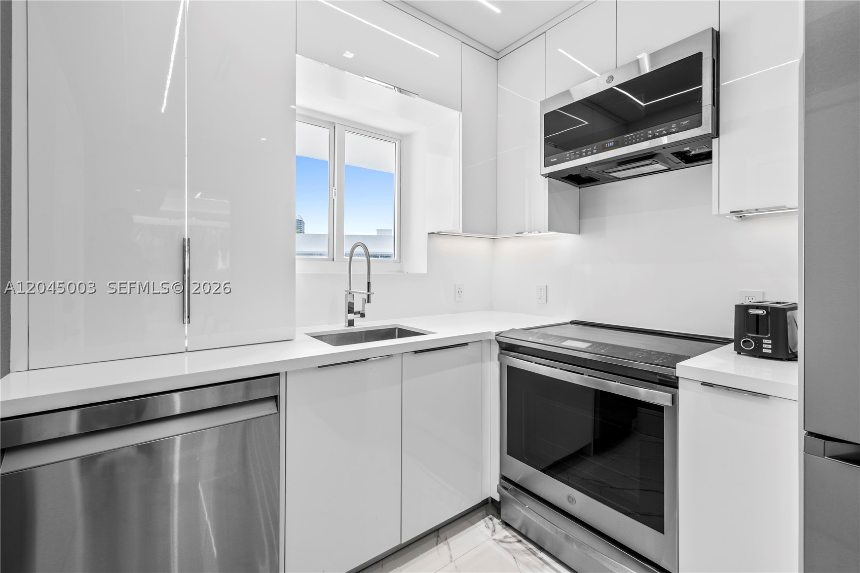 ¤BAL HARBOUR RES SEC - Residential