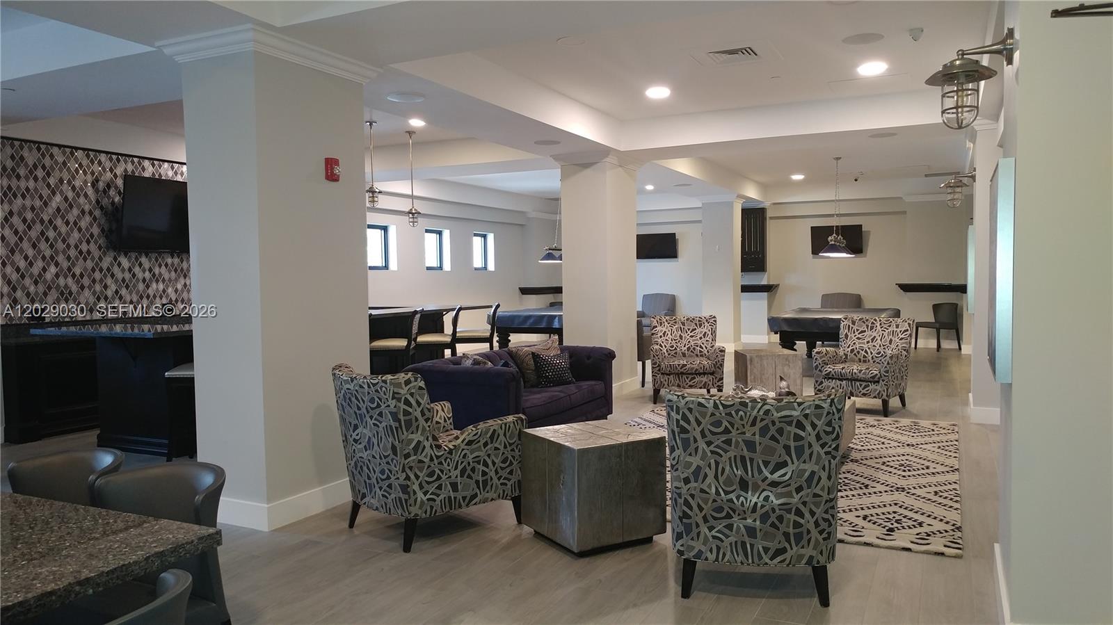 WAVE CONDO - Residential