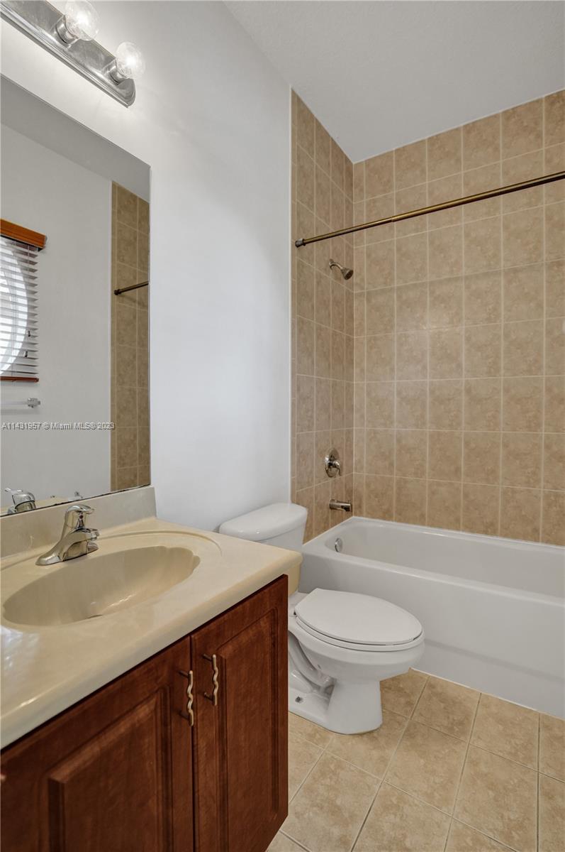 PEMBROKE CAY CONDO - Residential Lease