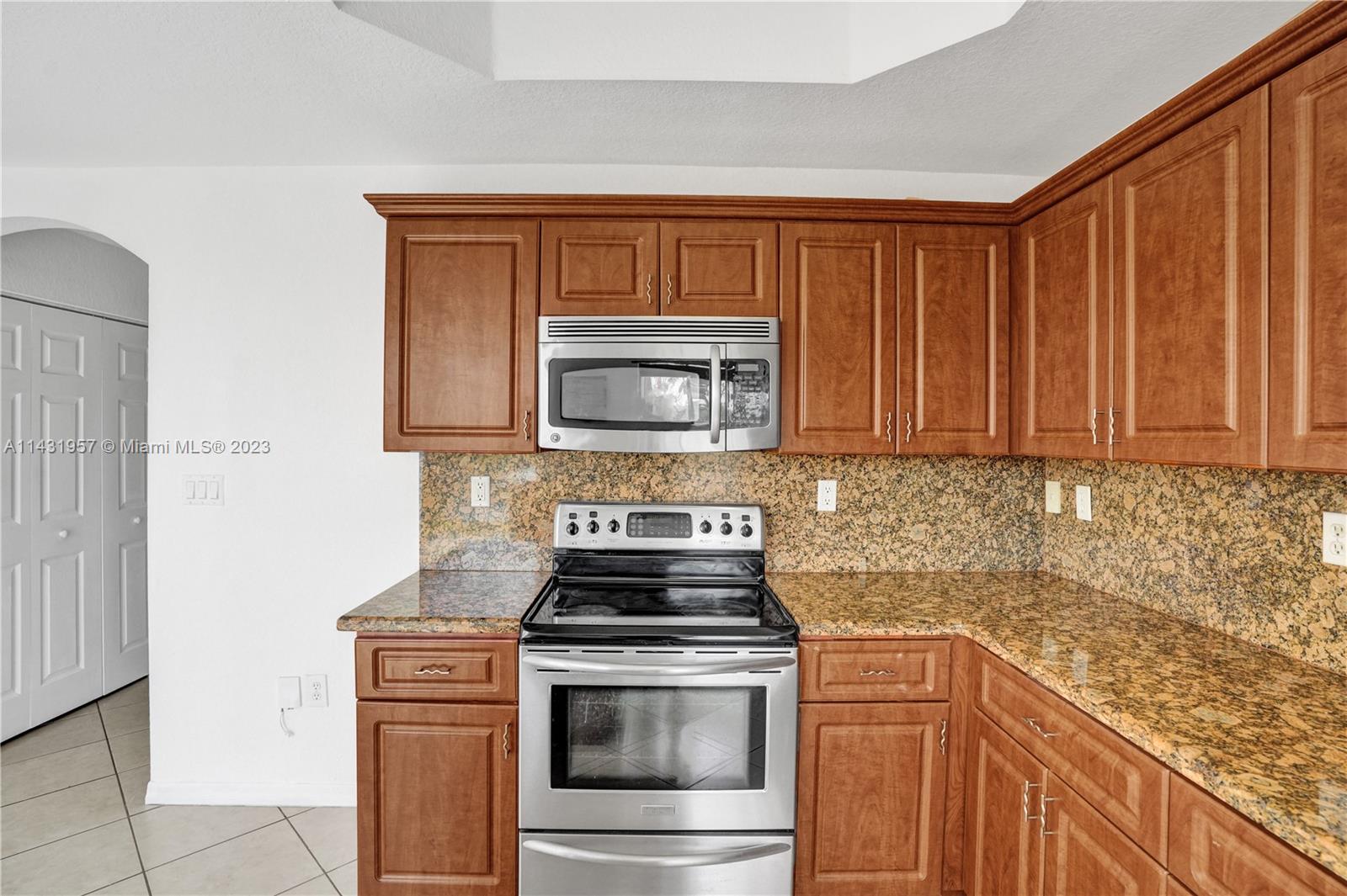 PEMBROKE CAY CONDO - Residential Lease