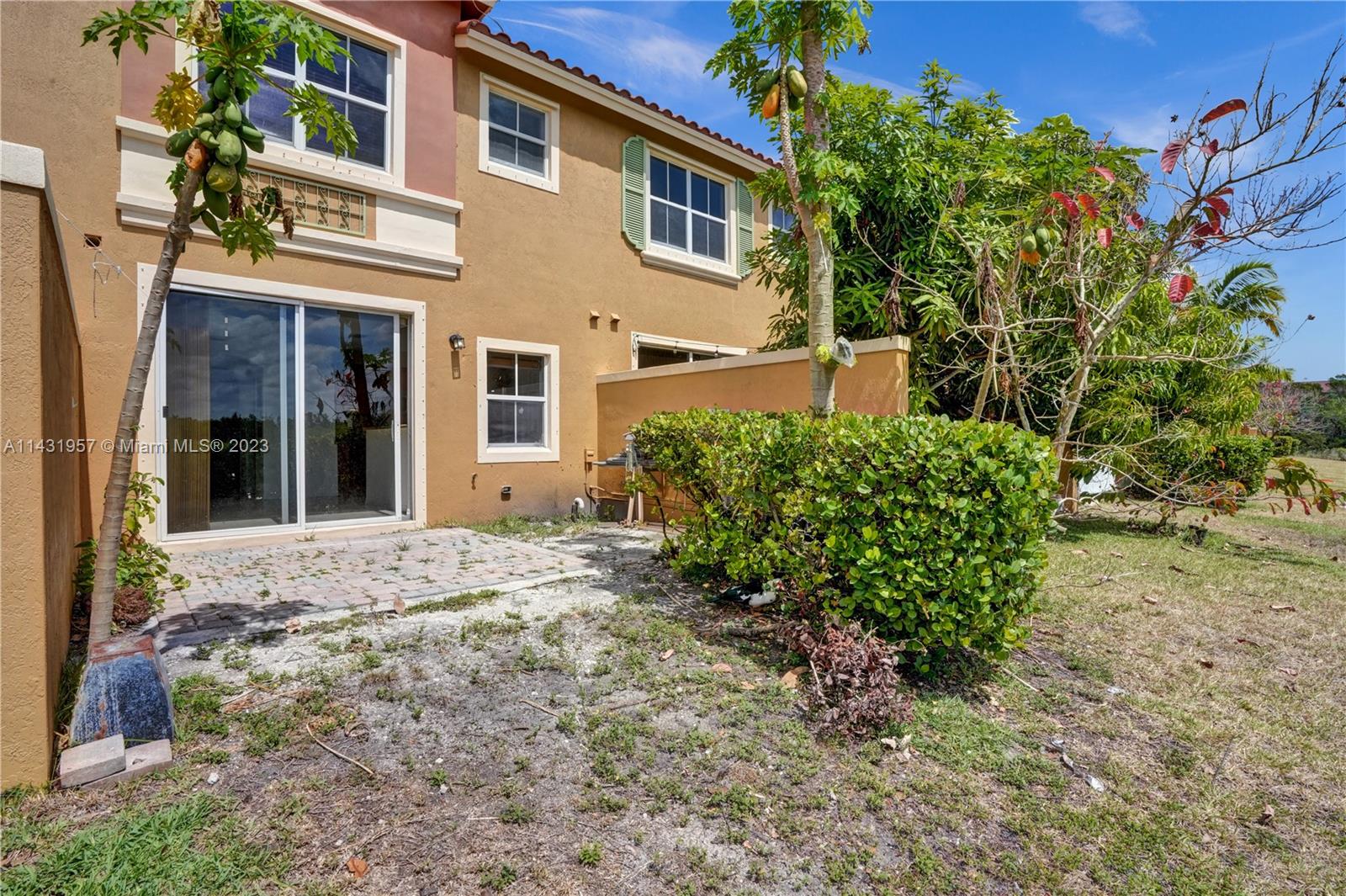 PEMBROKE CAY CONDO - Residential Lease