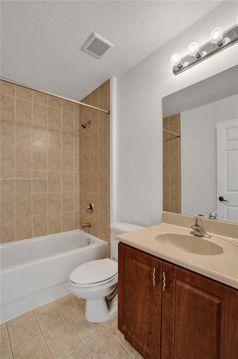PEMBROKE CAY CONDO - Residential Lease