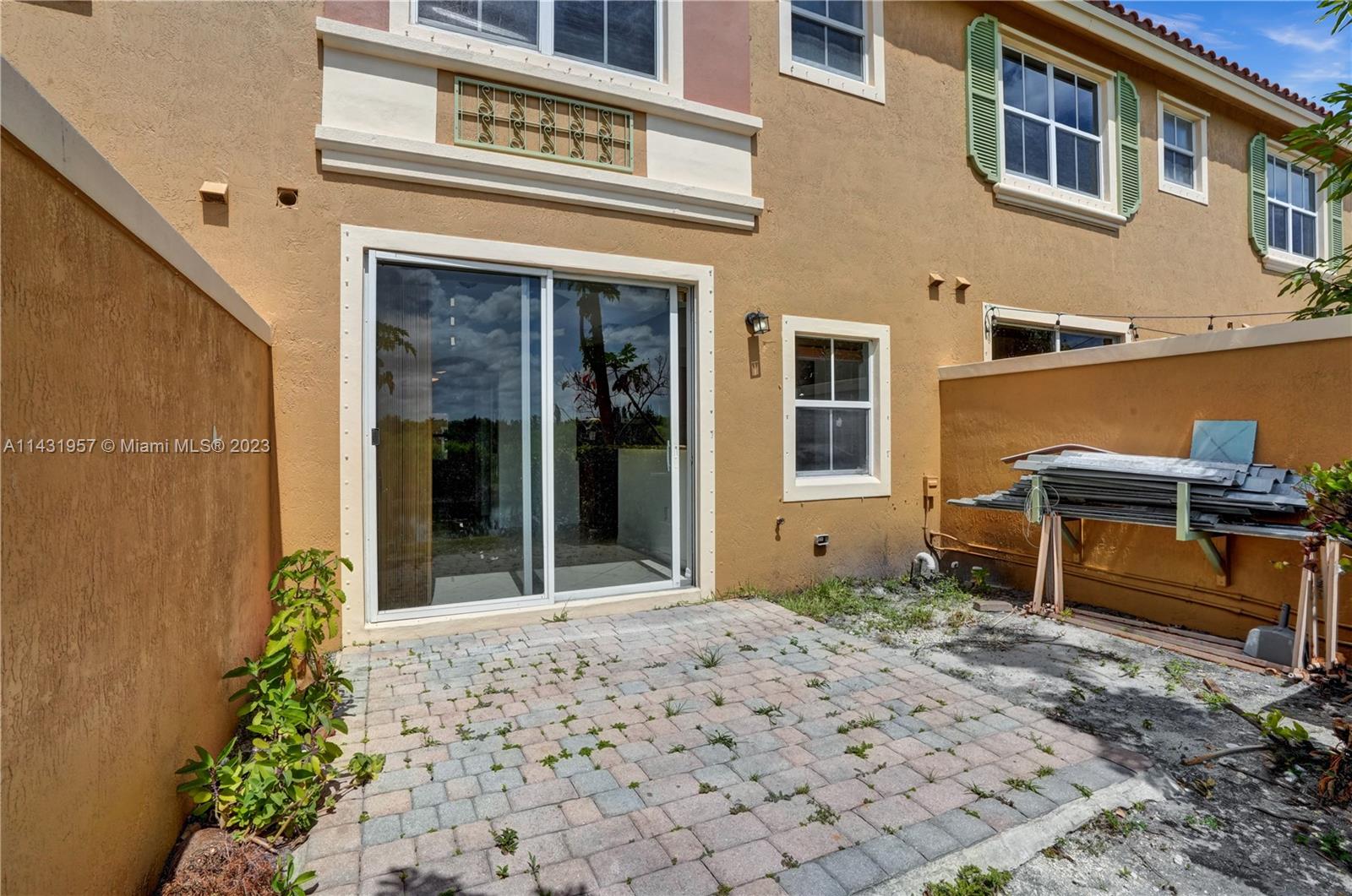PEMBROKE CAY CONDO - Residential Lease