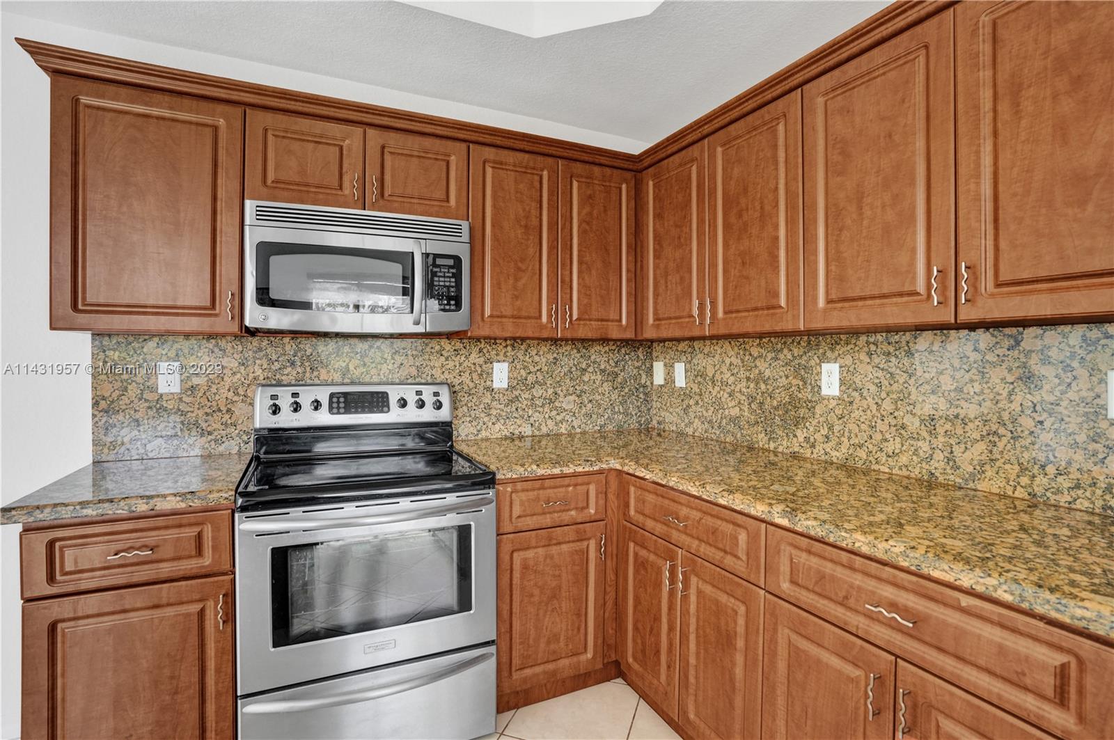 PEMBROKE CAY CONDO - Residential Lease