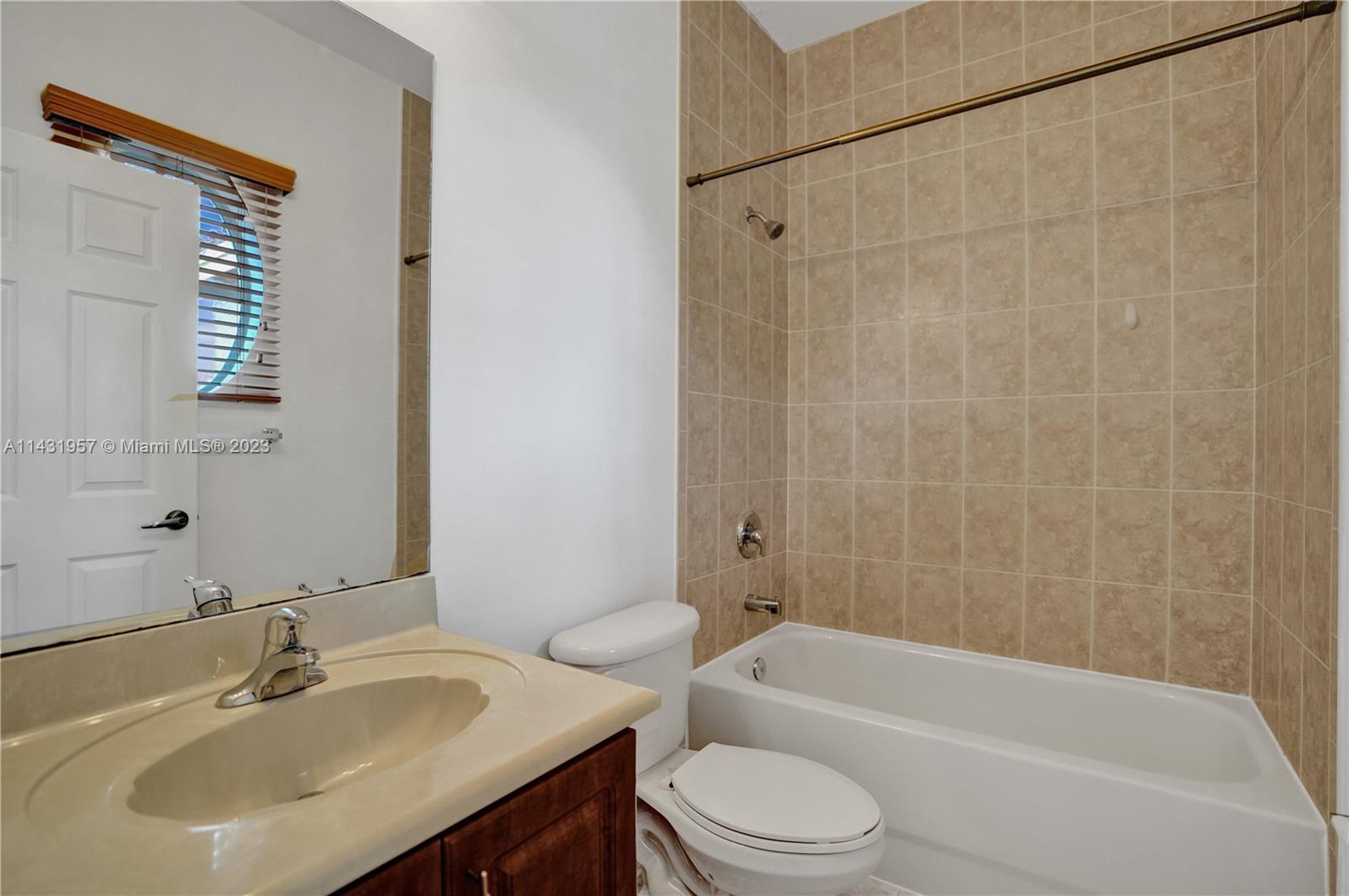 PEMBROKE CAY CONDO - Residential Lease