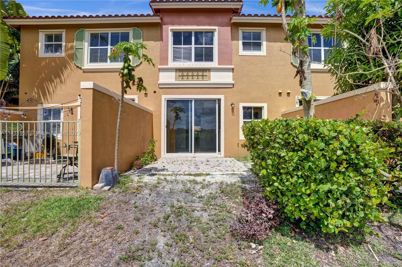 PEMBROKE CAY CONDO - Residential Lease