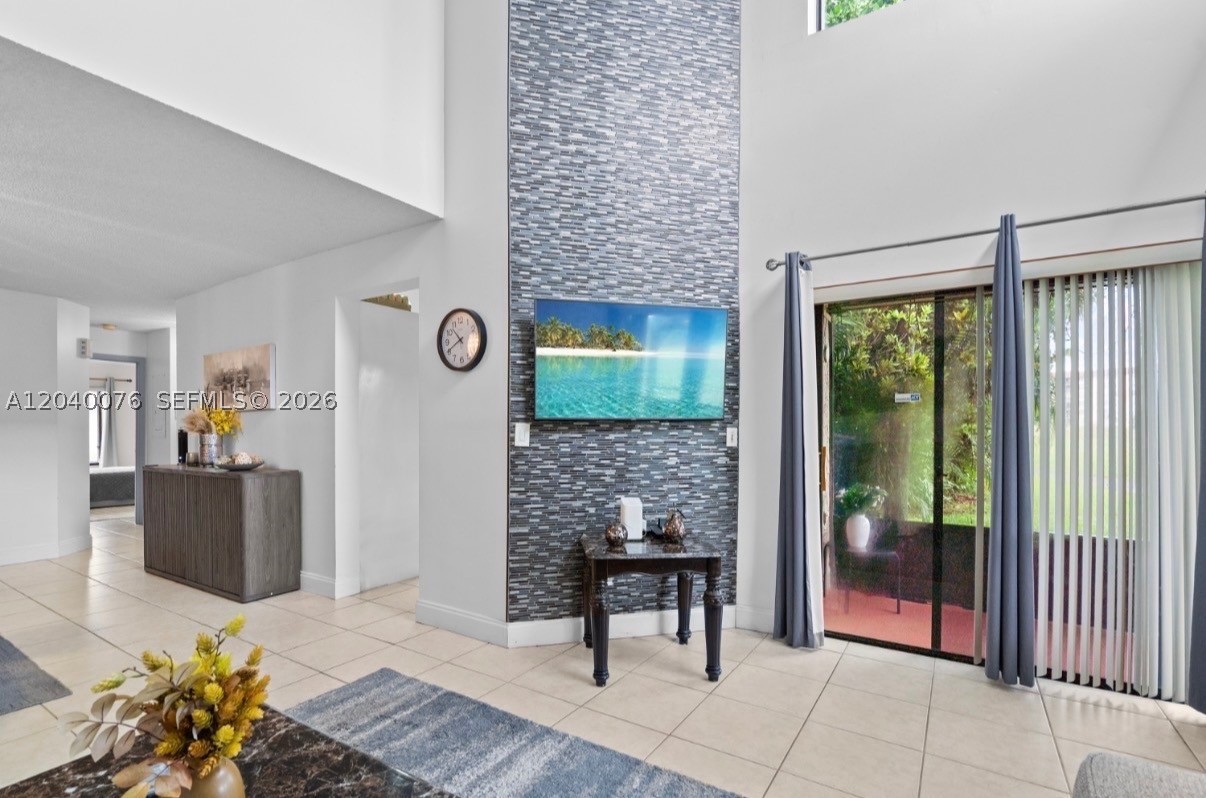 S & R OF INVERRARY - Residential