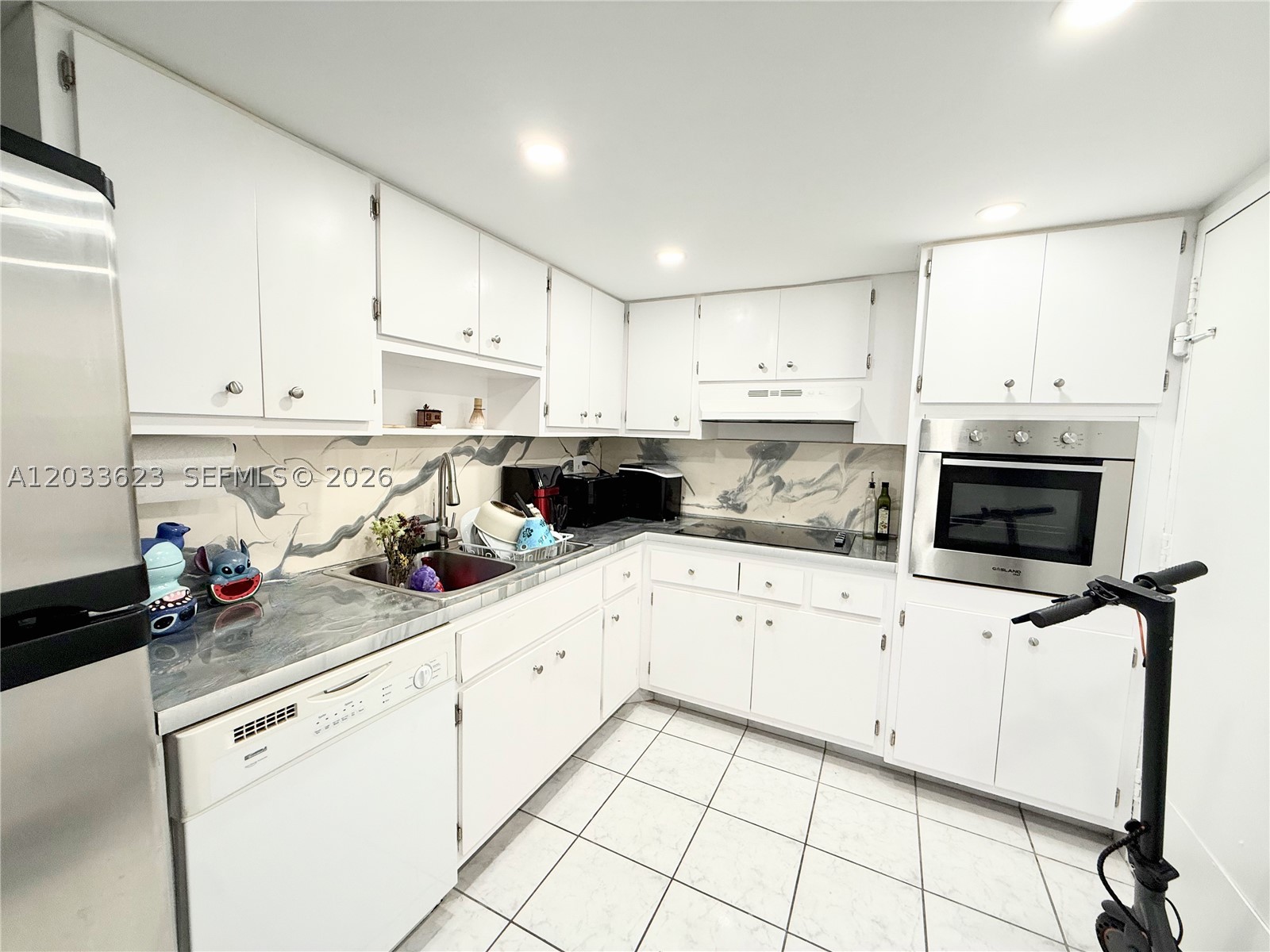 COASTAL TOWERS CONDO - Residential