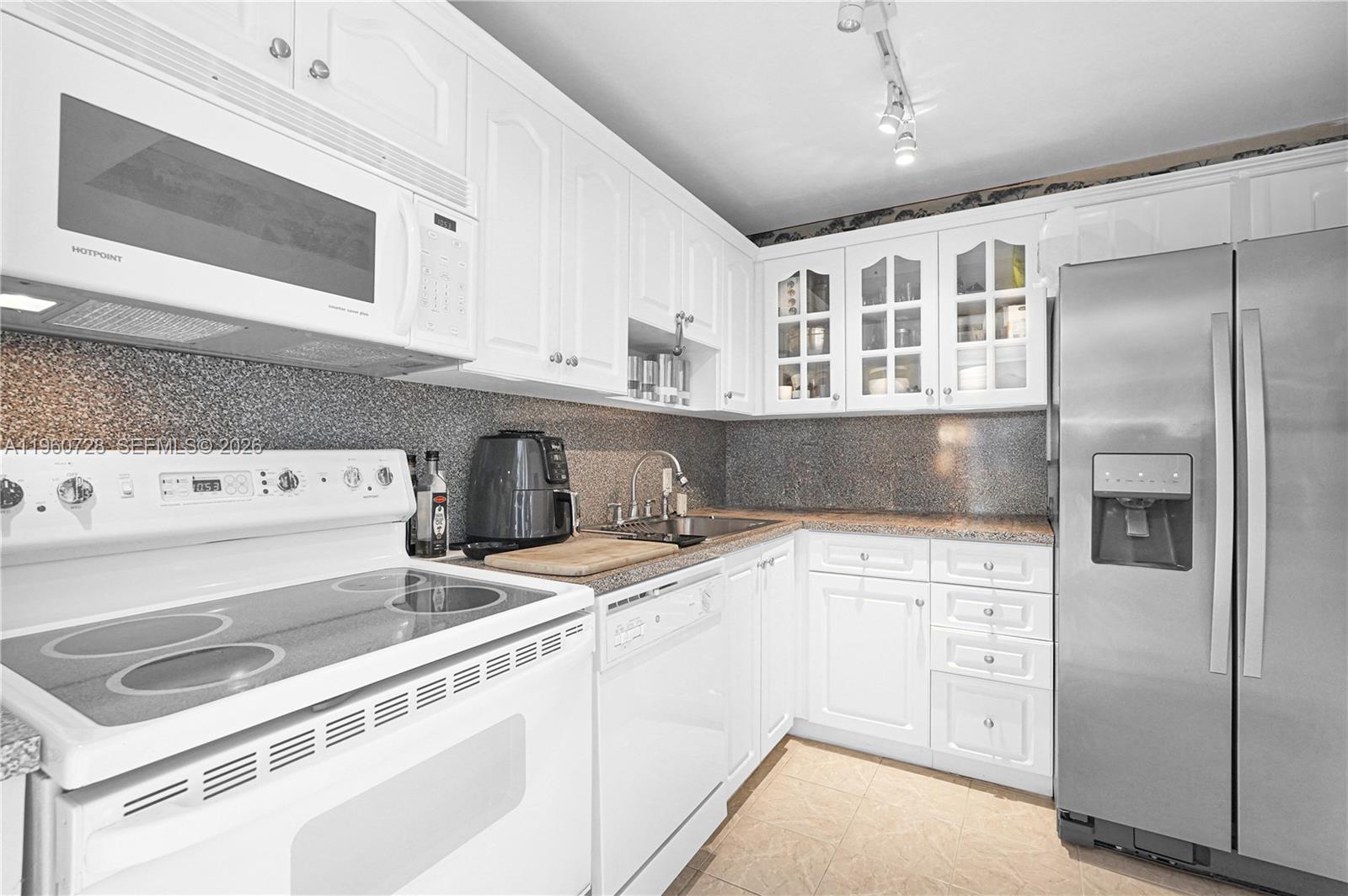 AVENTURA ELDORADO CONDO - Residential