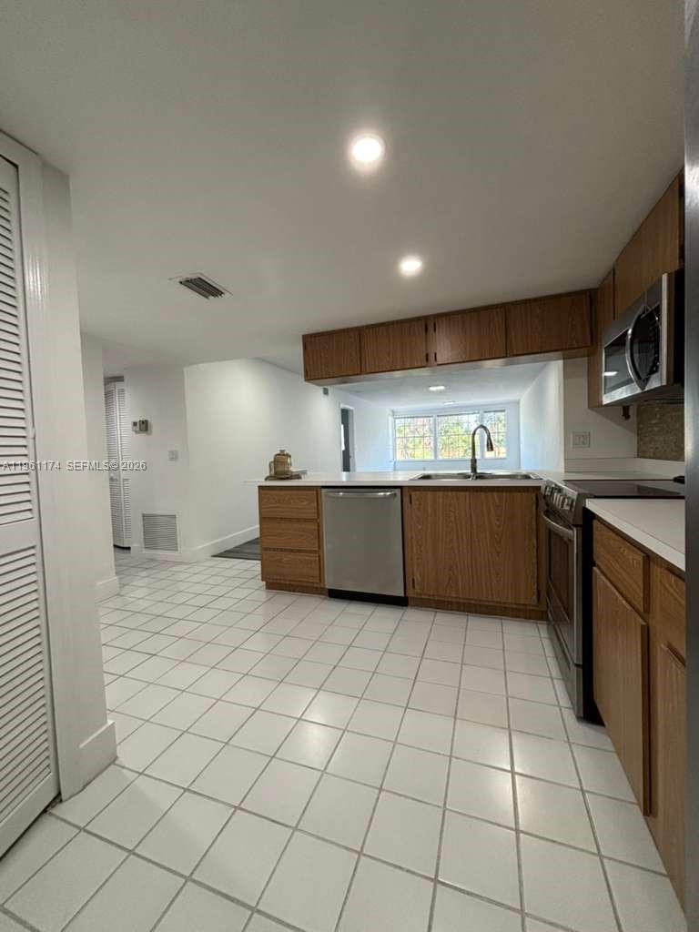 PALM BEACH TRACE CONDO - Residential Lease