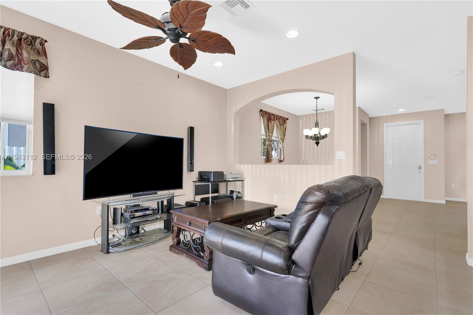MANDARIN LAKES - Residential