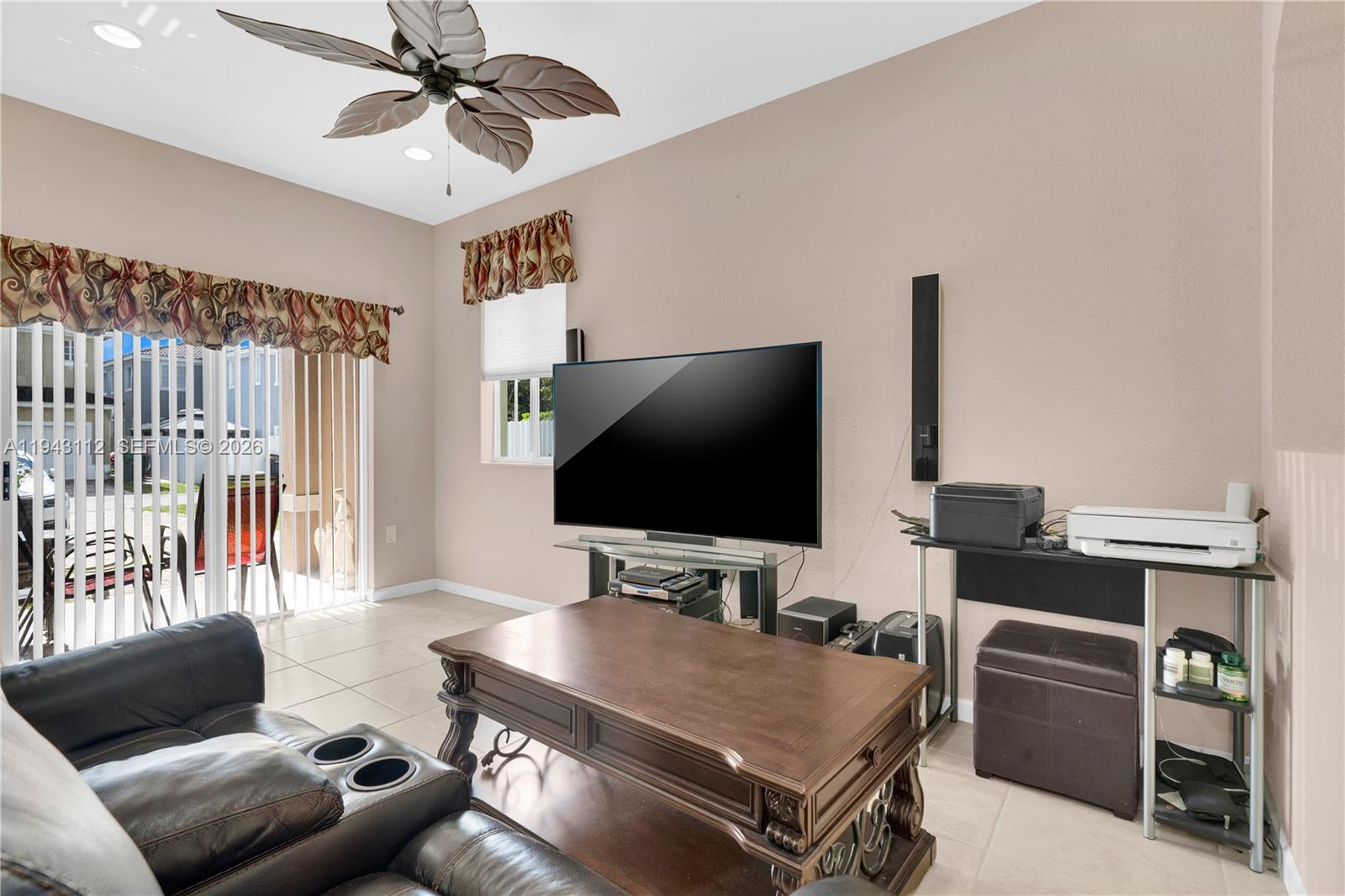 MANDARIN LAKES - Residential