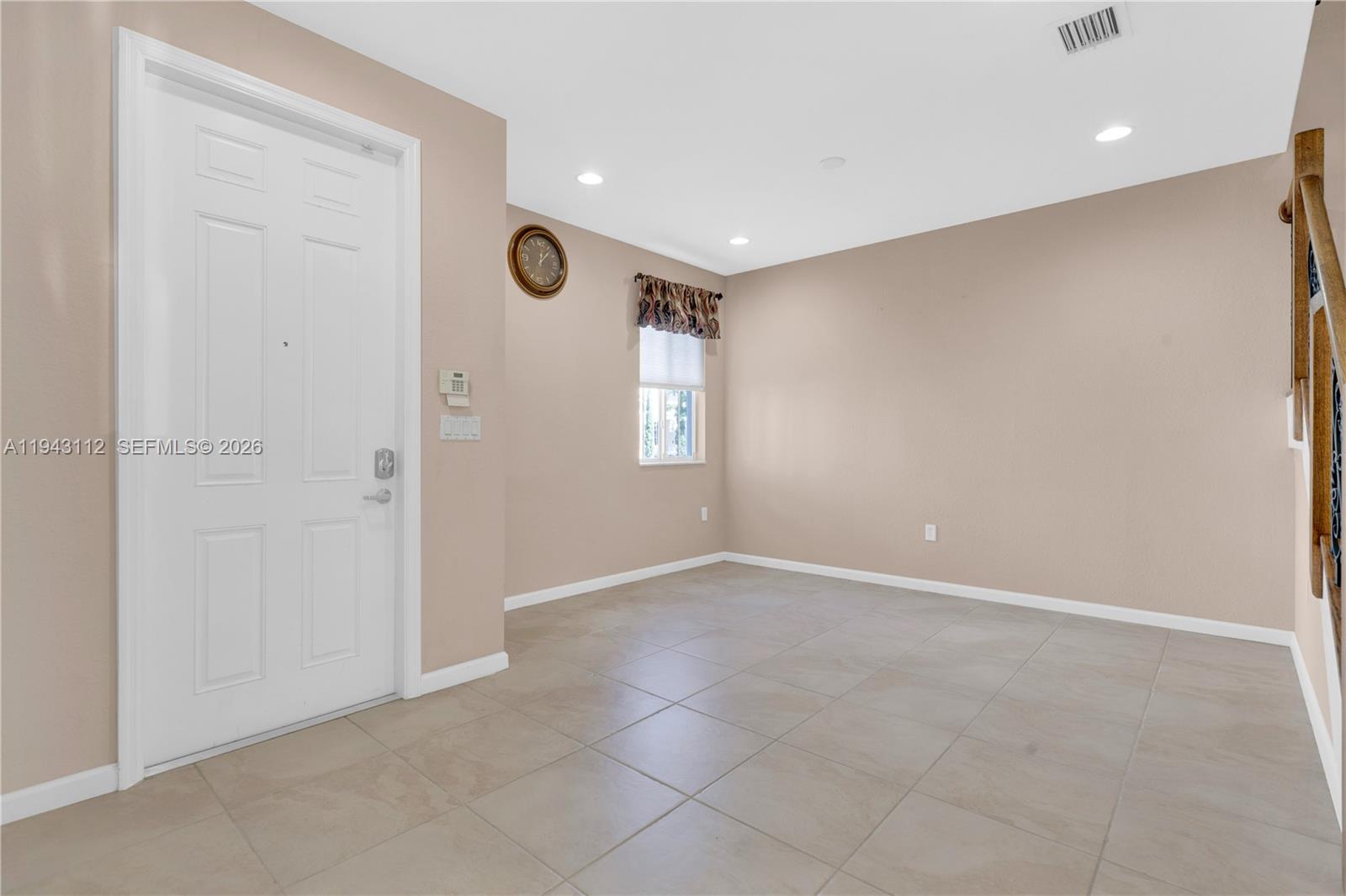 MANDARIN LAKES - Residential