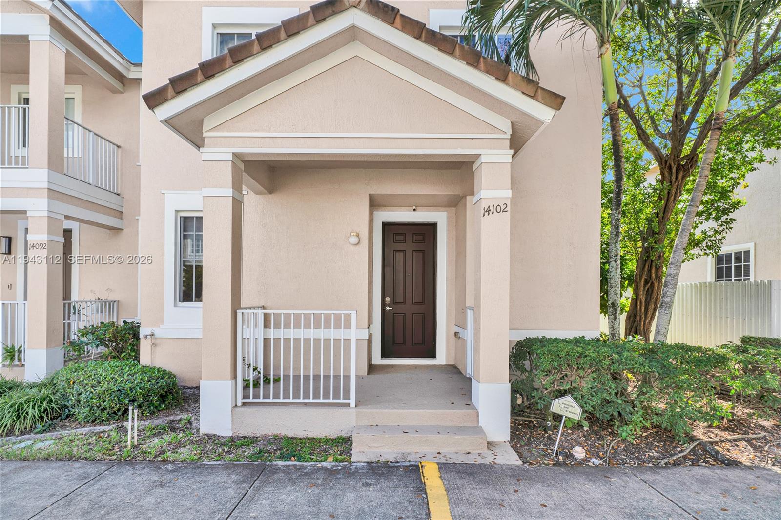 MANDARIN LAKES - Residential
