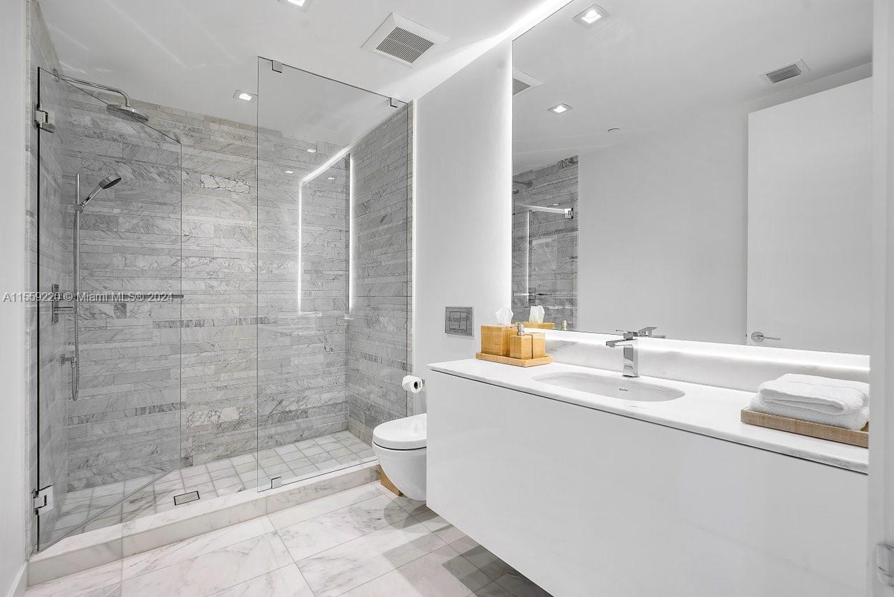 OCEANA BAL HARBOUR CONDO - Residential