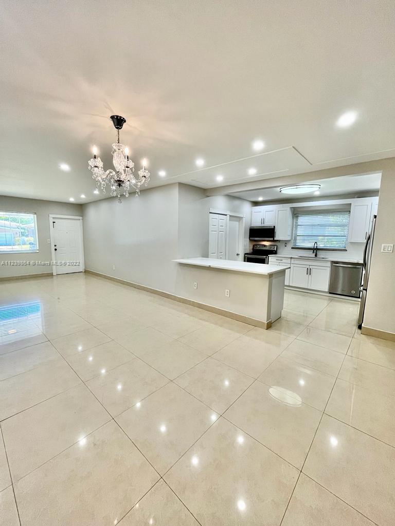 ALTOS DEL MAR NO 4 - Residential Lease