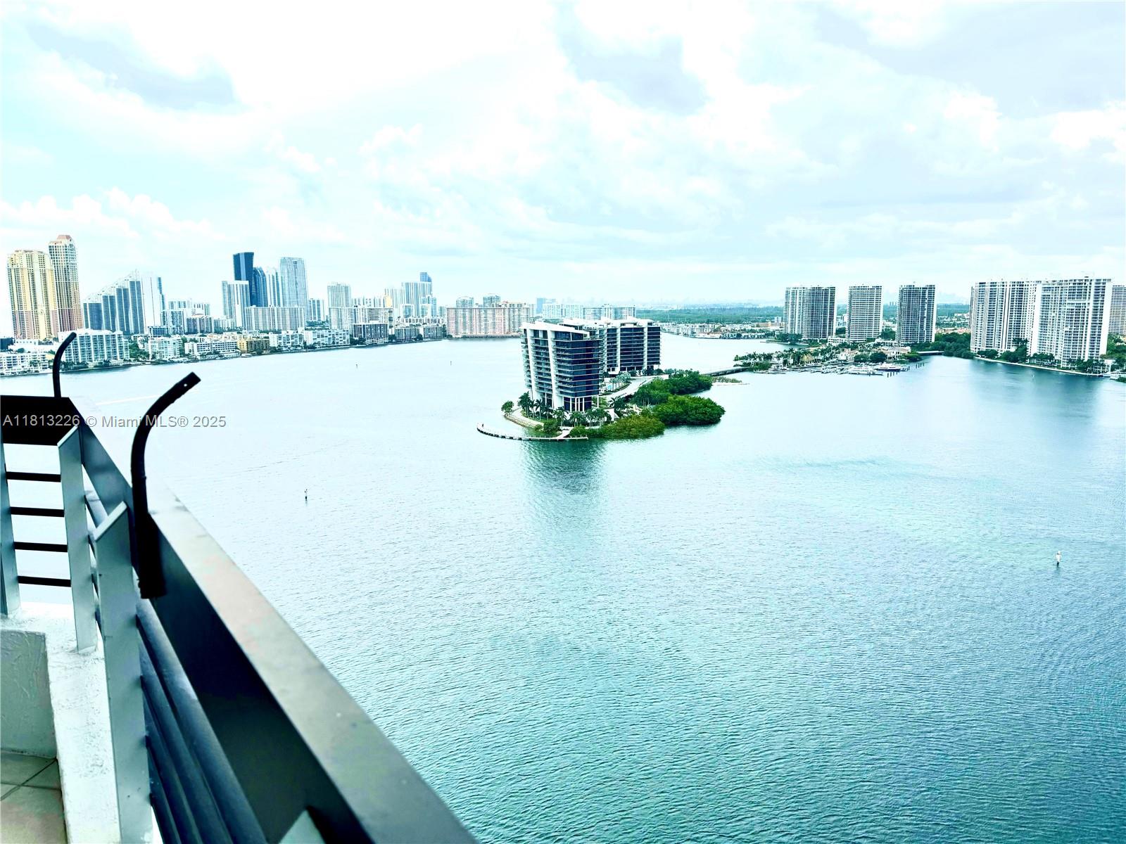 MYSTIC POINTE TOWER 500 C - Residential