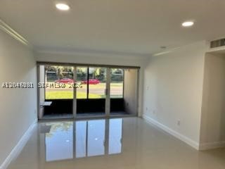 FERNWOODS NO 4 CONDO BLDG - Residential Lease