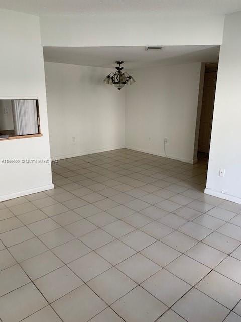 ROZLAND CONDO - Residential Lease