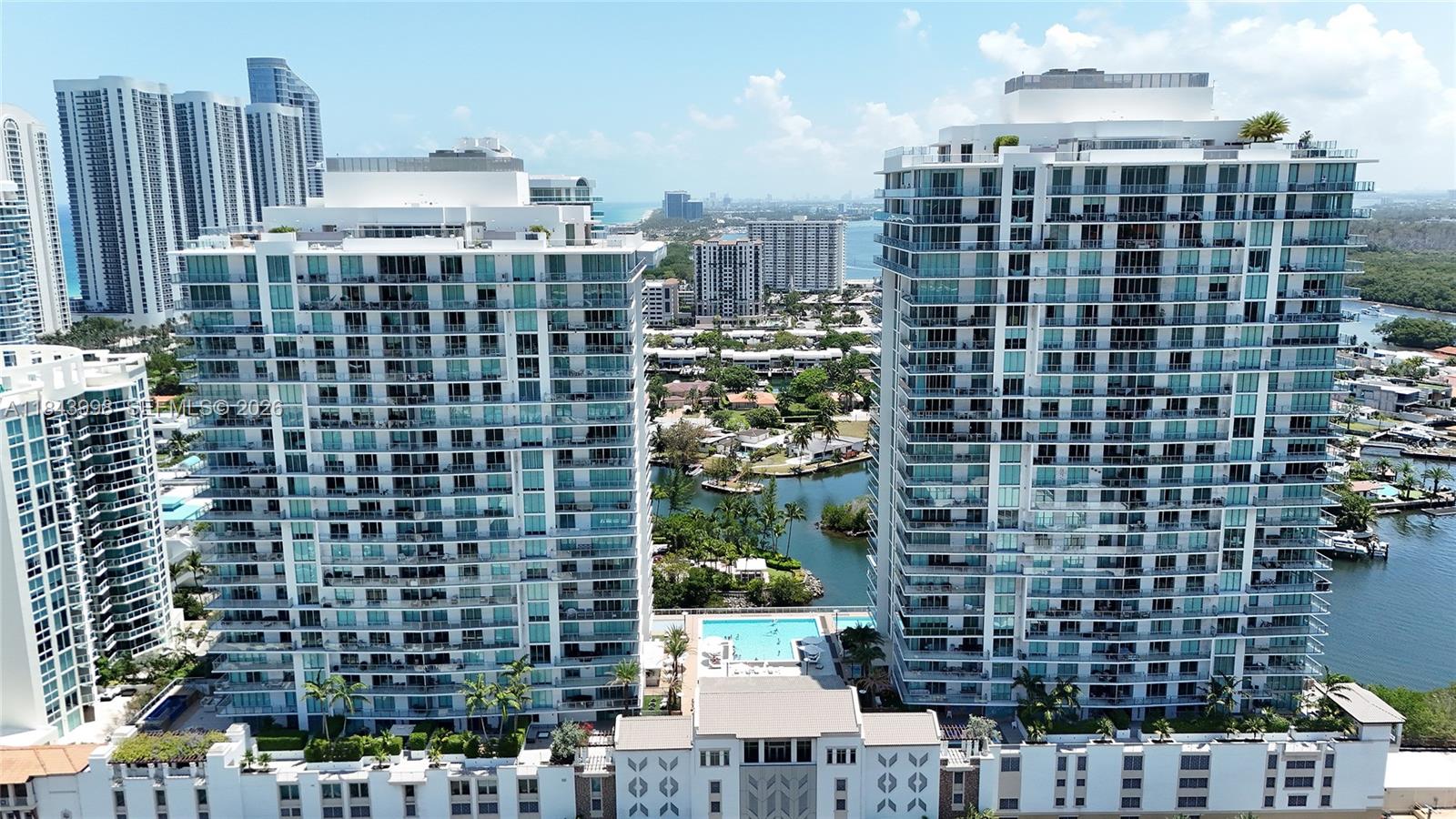 PARQUE TOWERS CONDO - Residential
