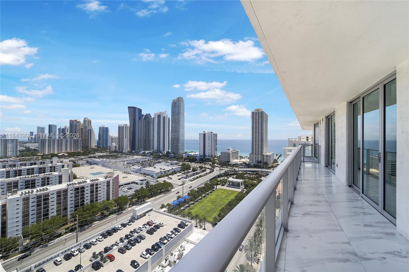 PARQUE TOWERS CONDO - Residential