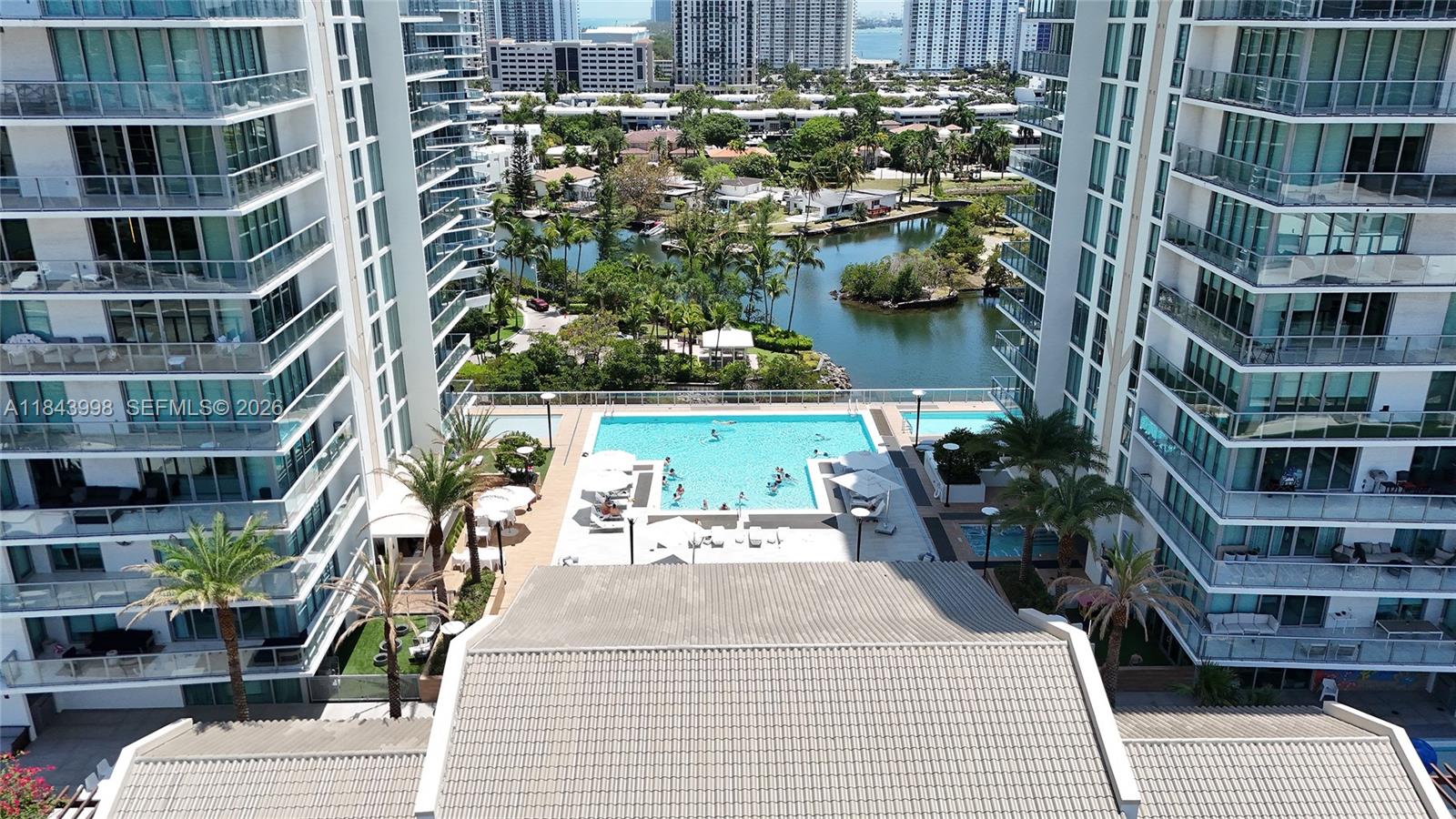 PARQUE TOWERS CONDO - Residential