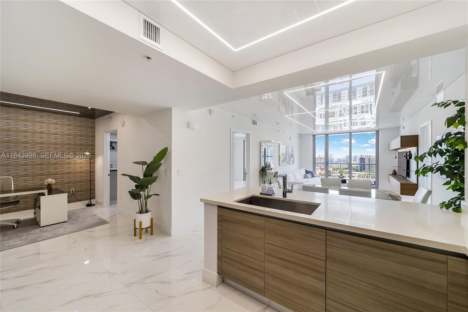 PARQUE TOWERS CONDO - Residential