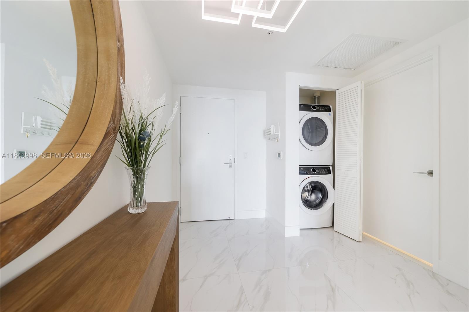 PARQUE TOWERS CONDO - Residential