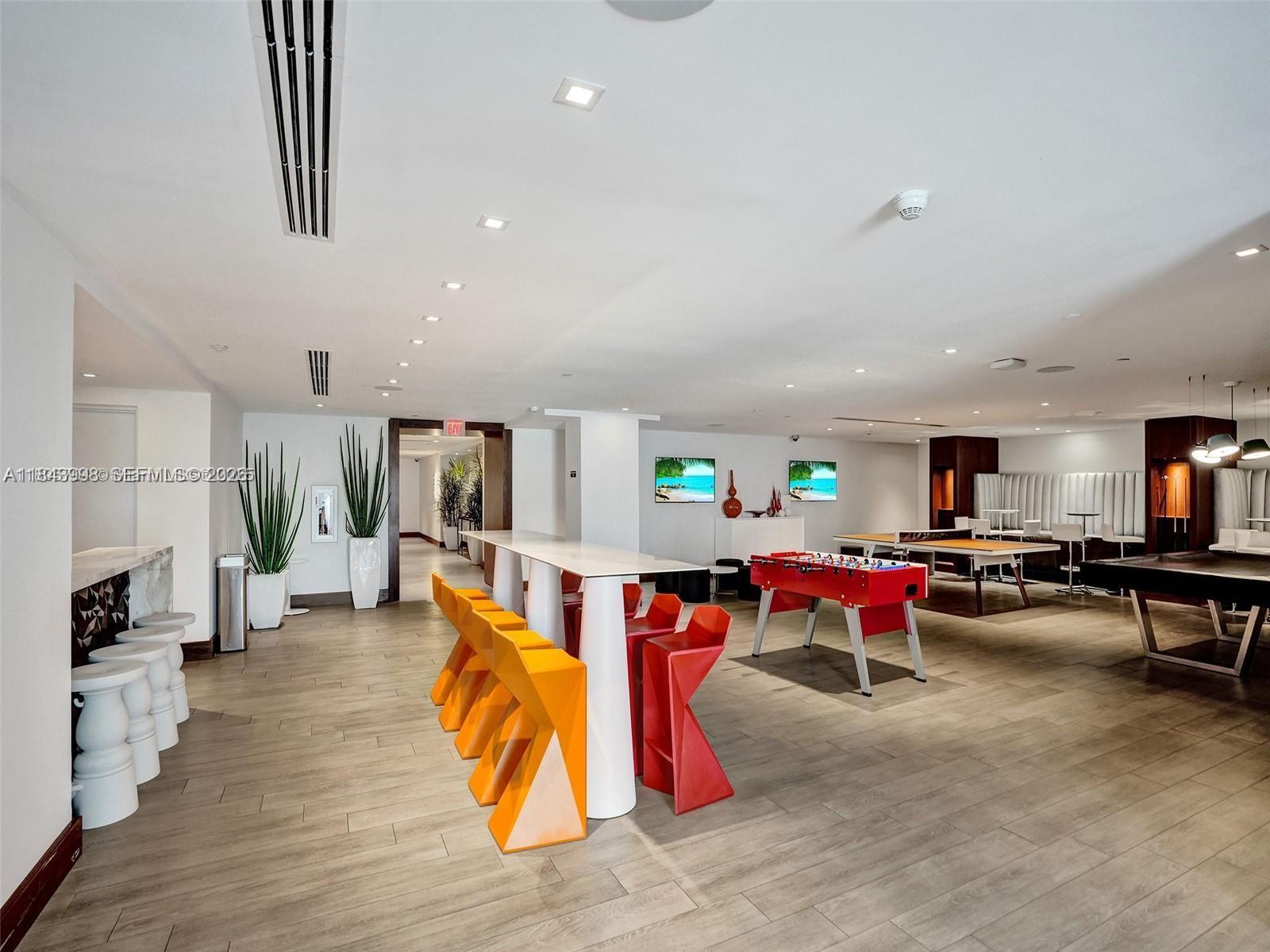 PARQUE TOWERS CONDO - Residential