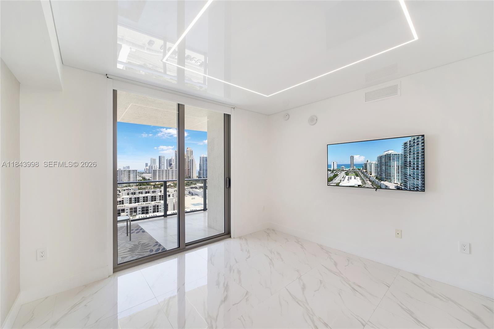 PARQUE TOWERS CONDO - Residential